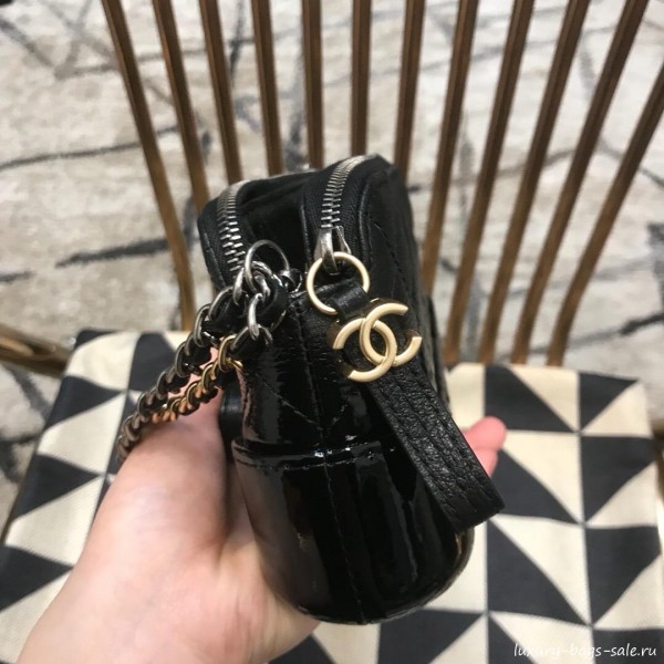 Chanel Gabrielle Clutch on Chain/Mini Bag in Grained Leather A94505 Black 2019 Collection