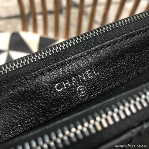 Chanel Gabrielle Clutch on Chain/Mini Bag in Grained Leather A94505 Black 2019 Collection