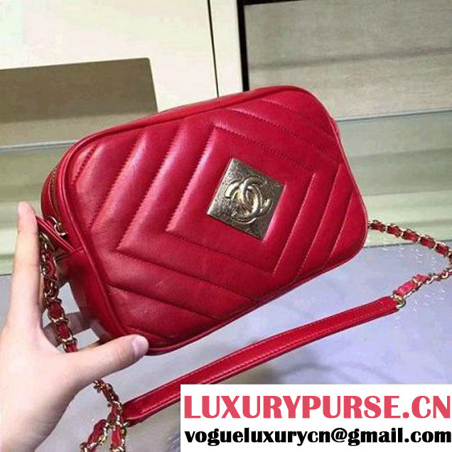 Chanel Red Chevron Camera Case Bag Fall 2015 Runway (2A143-120116 )