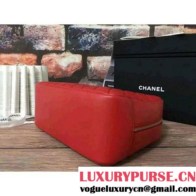 Chanel Lambskin Cosmetic Pouch Large Bag Red 2016 (2B038-6082319 )