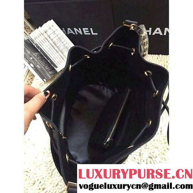 Chanel Drawstring Bucket Bag in black (HDD-013110 )