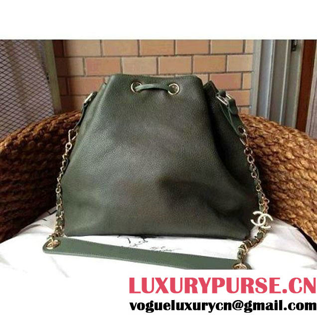 Chanel Drawstring Bucket Bag With A Big CC Signature in Green (1a086-060625 )