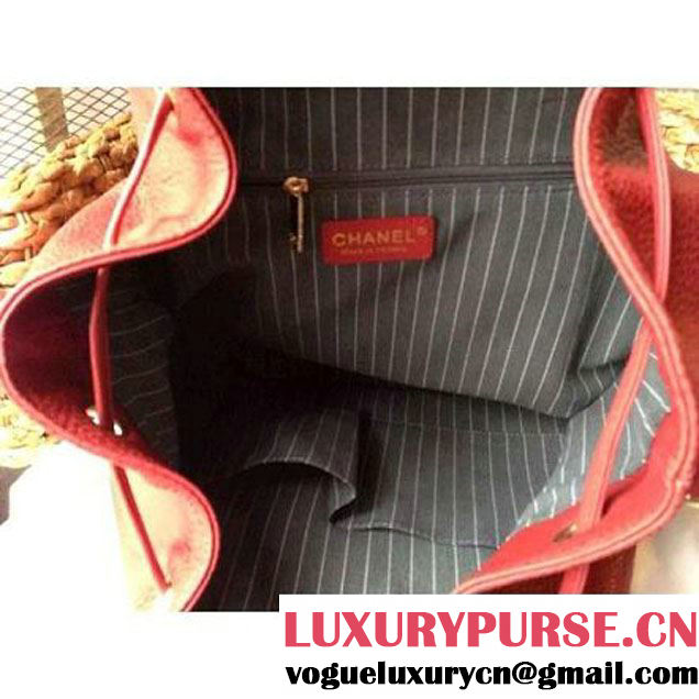 Chanel Drawstring Bucket Bag With A Big CC Signature in Red (1a086-060626 )