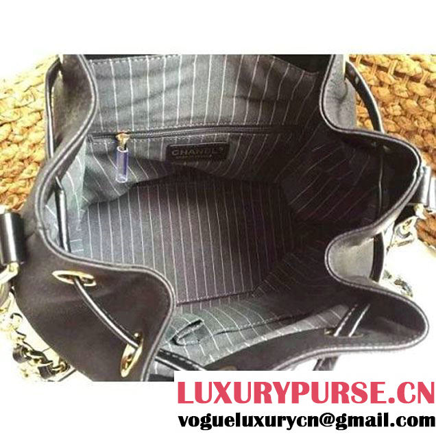 Chanel Drawstring Bucket Bag With A Big CC Signature in Black (1a086-060629 )