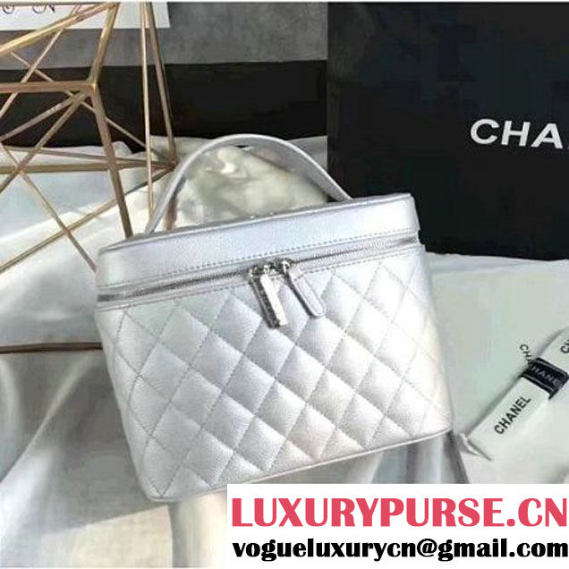 Chanel Grained Calfskin Small Vanity Case Pouch Cosmetic Bag Silver 2016 (KN-6122402 )