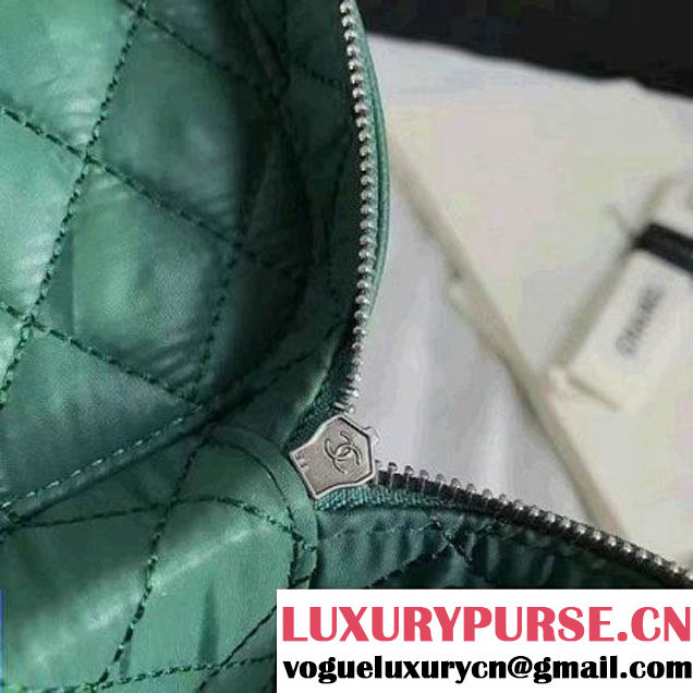 Chanel Grained Calfskin Medium Vanity Case Pouch Cosmetic Bag Green 2016 (KN-6122407 )