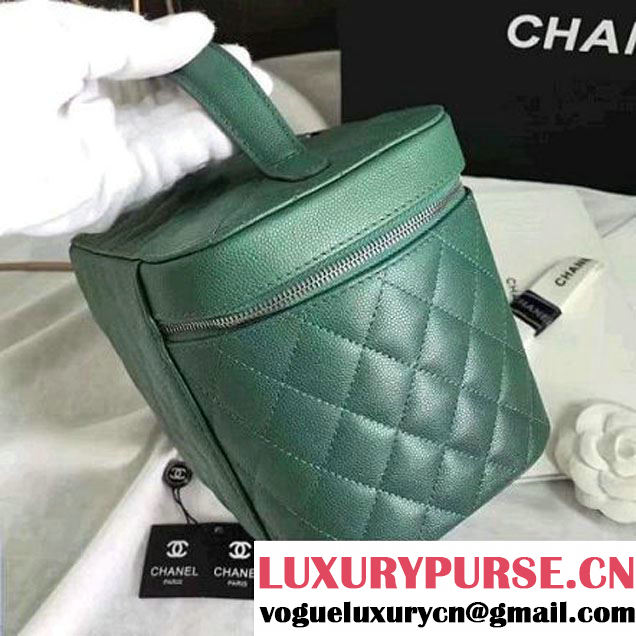 Chanel Grained Calfskin Small Vanity Case Pouch Cosmetic Bag Green 2016 (KN-6122408 )
