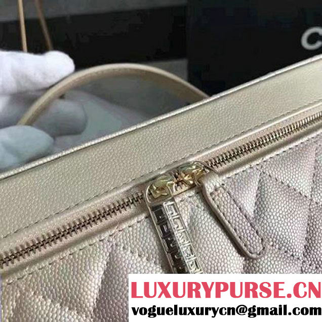 Chanel Grained Calfskin Medium Vanity Case Pouch Cosmetic Bag Beige 2016 (KN-6122409 )