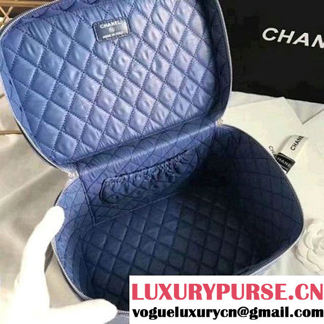 Chanel Grained Calfskin Medium Vanity Case Pouch Cosmetic Bag Blue 2016 (KN-6122411 )
