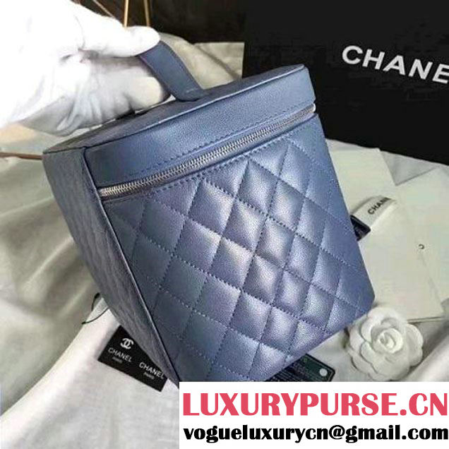 Chanel Grained Calfskin Medium Vanity Case Pouch Cosmetic Bag Blue 2016 (KN-6122411 )