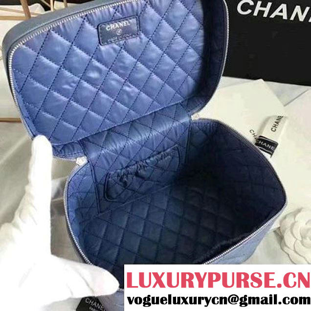 Chanel Grained Calfskin Small Vanity Case Pouch Cosmetic Bag Blue 2016 (KN-6122412 )