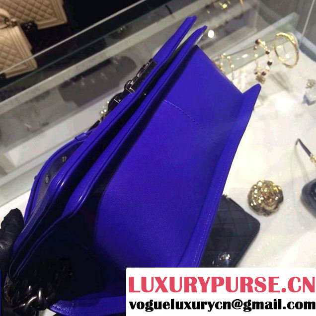 Chanel Medium Boy Flap Shoulder Bag A67086 in Lambskin Leather Blue