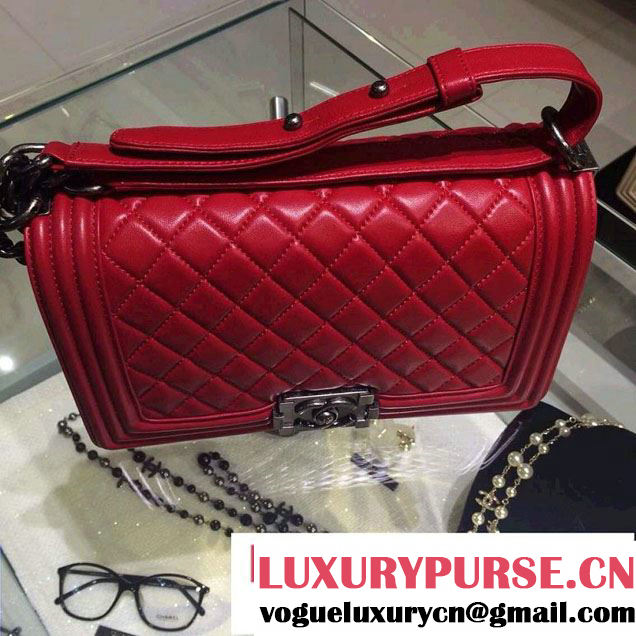 Chanel Medium Boy Flap Shoulder Bag A67086 in Lambskin Leather Red