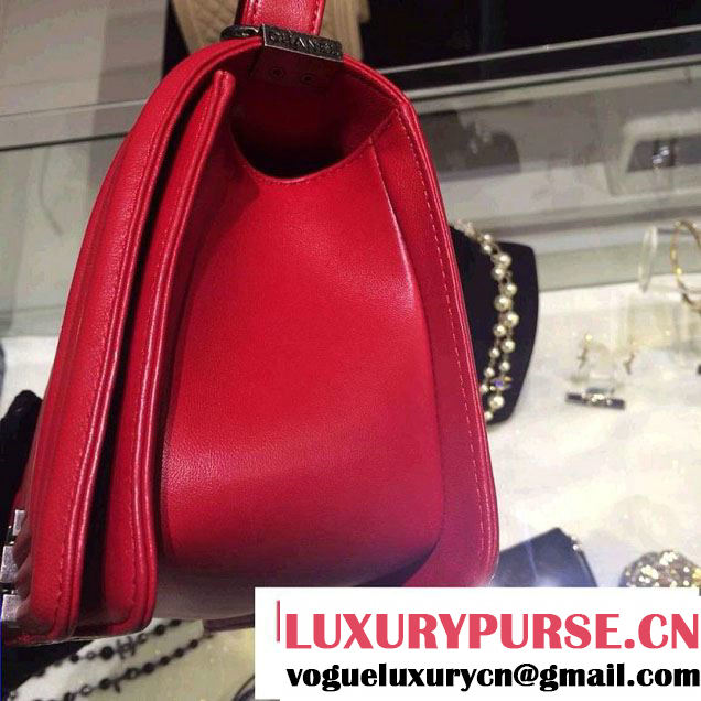 Chanel Medium Boy Flap Shoulder Bag A67086 in Lambskin Leather Red