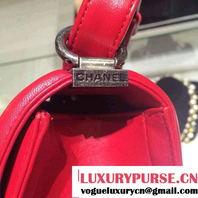 Chanel Medium Boy Flap Shoulder Bag A67086 in Lambskin Leather Red
