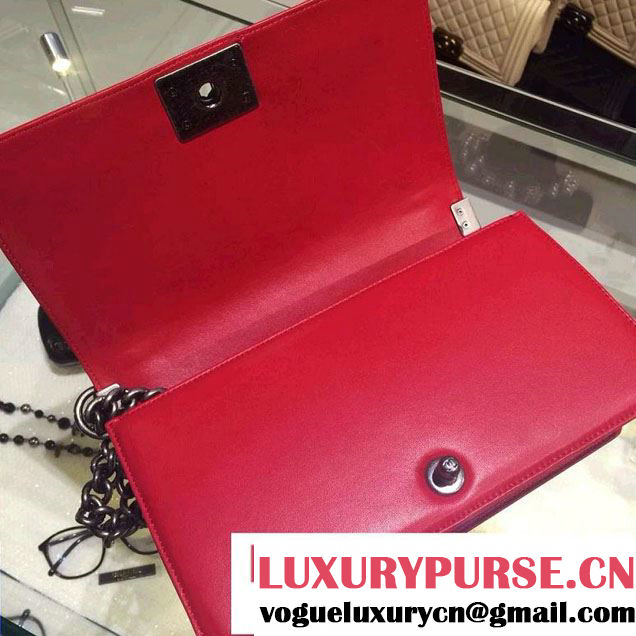 Chanel Medium Boy Flap Shoulder Bag A67086 in Lambskin Leather Red