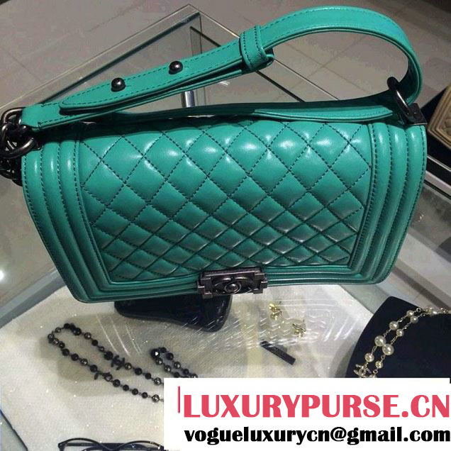 Chanel Medium Boy Flap Shoulder Bag A67086 in Lambskin Leather Turquoise