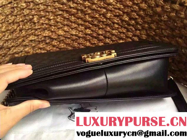 Chanel Large Boy Flap Shoulder Bag Black in original Lambskin Leather with Golden Hardware