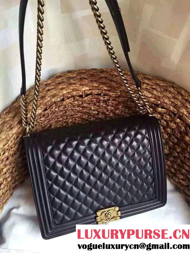 Chanel Large Boy Flap Shoulder Bag Black in original Lambskin Leather with Golden Hardware