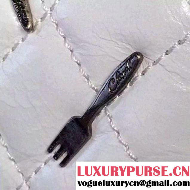 Chanel Reissue 225 With Spoon Charm Flap bag (111940) White Fall Winter 2015 (XINXIN-052479 )
