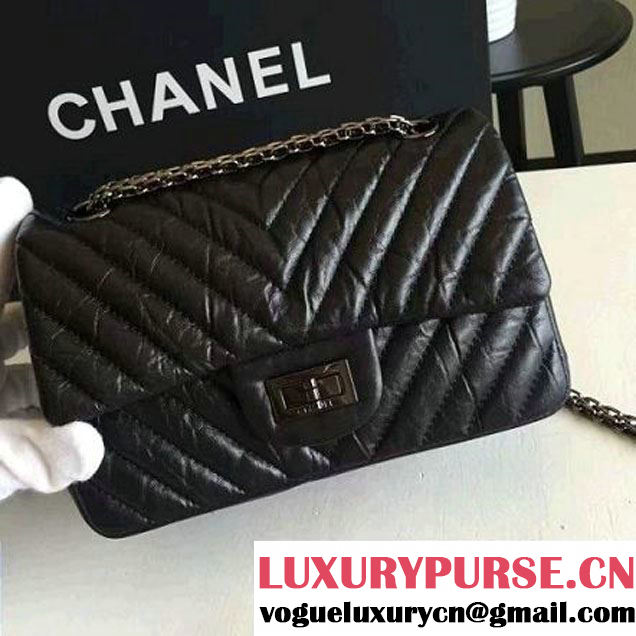 Chanel Chevron 2.55 Reisue Size 224 Flap Bag Black 2016 (KN-6072216 )