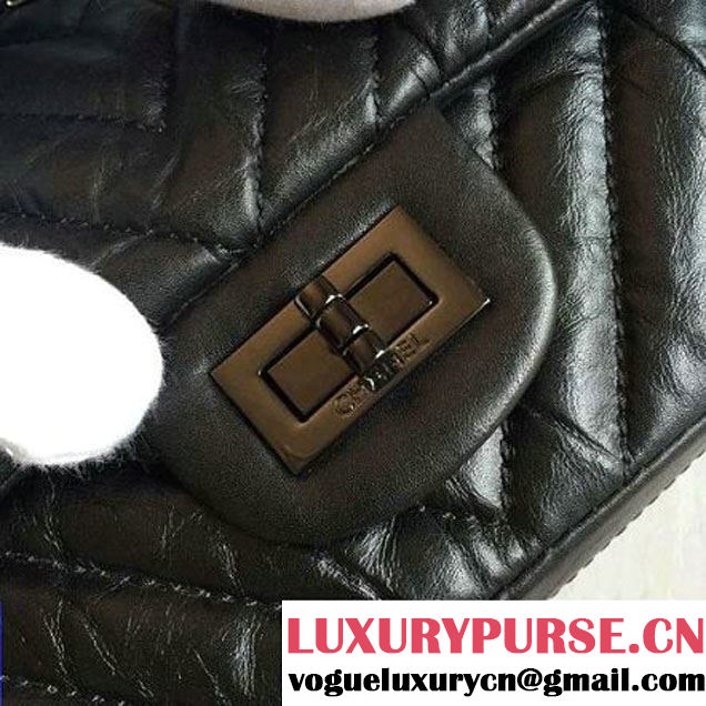 Chanel Chevron 2.55 Reisue Size 224 Flap Bag Black 2016 (KN-6072216 )