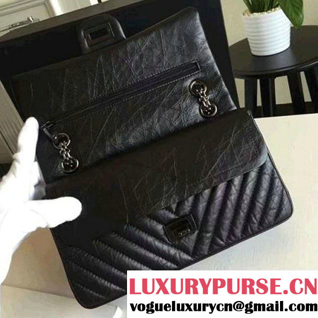Chanel Chevron 2.55 Reisue Size 225 Flap Bag Black 2016 (KN-6072218 )