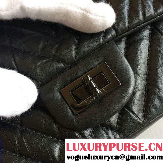 Chanel Chevron 2.55 Reisue Size 225 Flap Bag Black 2016 (KN-6072218 )