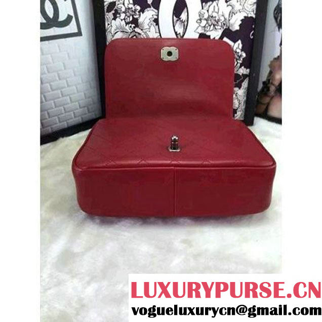 Chanel Red Messenger Bag PRE-SS 2015 (2a210-041421 )