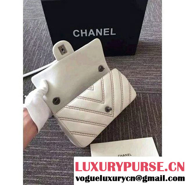Chanel Leather Chevron Stitch Shoulder Flap Bag In White 2015/2016 (2A143-111603 )