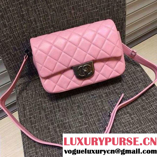 Chanel Small Lambskin Flap Bag Adorned With A Waist Chain Pink Cruise 2016 (FTH-122309 )