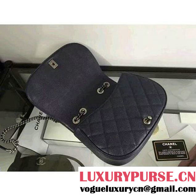 Chanel Grained Calfskin Messenger Bag A98553 Navy F/W 2016 (2B038-6081017 )