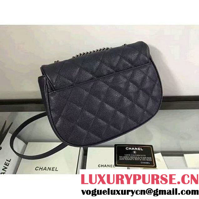 Chanel Grained Calfskin Messenger Bag A98553 Navy F/W 2016 (2B038-6081017 )