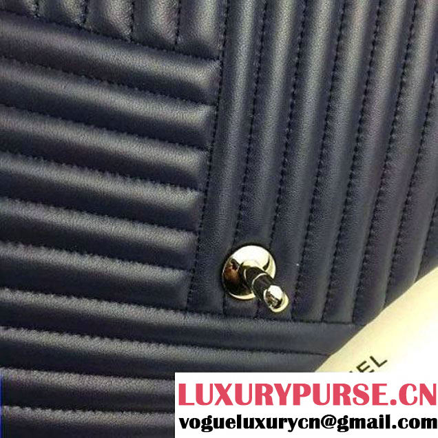 Chanel Large Navy Quilted Lambskin Flap Bag Fall-Winter 2015/16 (2A058-102005 )