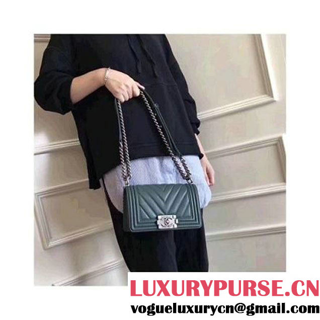 Chanel Chevron Grained Calfskin Small Boy Flap Bag Green 2017 (KN-7111033 )