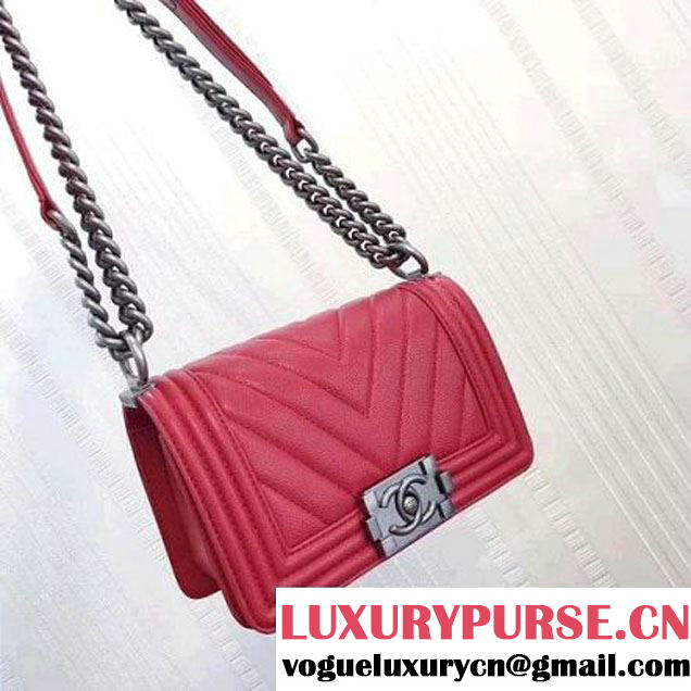 Chanel Chevron Grained Calfskin Small Boy Flap Bag Red 2017 (KN-7111032 )