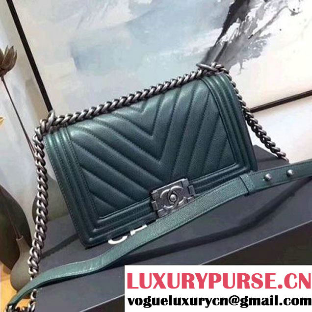 Chanel Chevron Grained Calfskin Medium Boy Flap Bag Green 2017 (KN-7111030 )