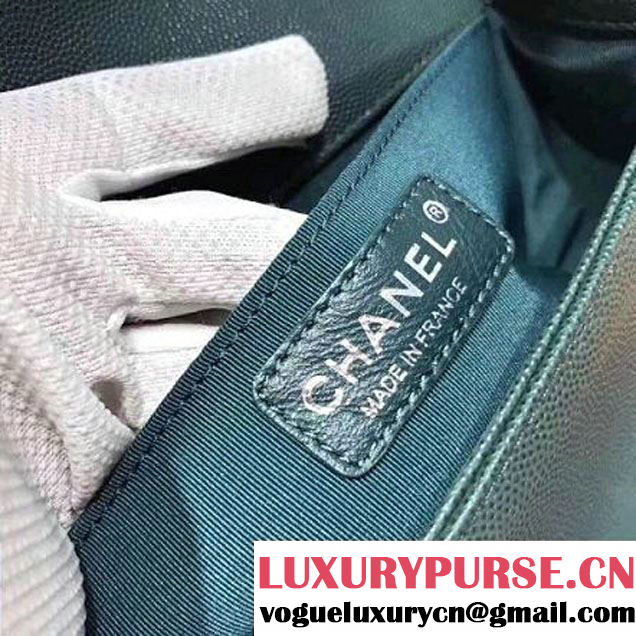 Chanel Chevron Grained Calfskin Medium Boy Flap Bag Green 2017 (KN-7111030 )