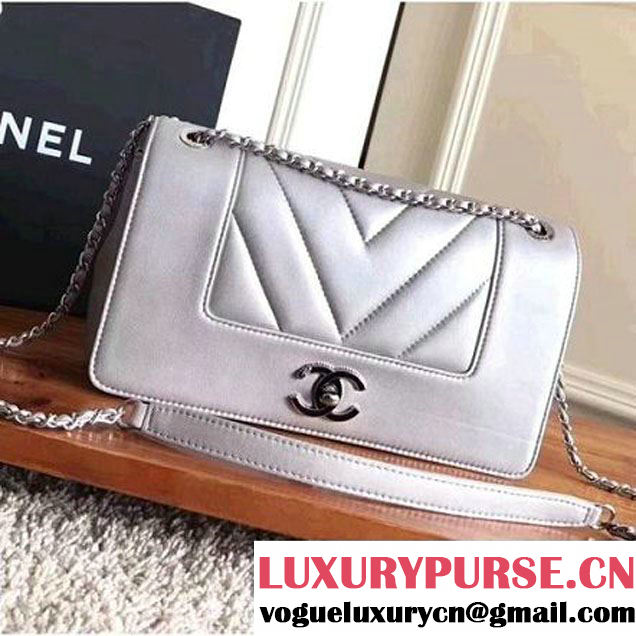 Chanel Silver Mentallic Lambskin Chevron Flap Bag A93085 F/W 2018 (1a172-8012952 )