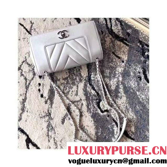 Chanel Silver Mentallic Lambskin Chevron Flap Bag A93085 F/W 2018 (1a172-8012952 )