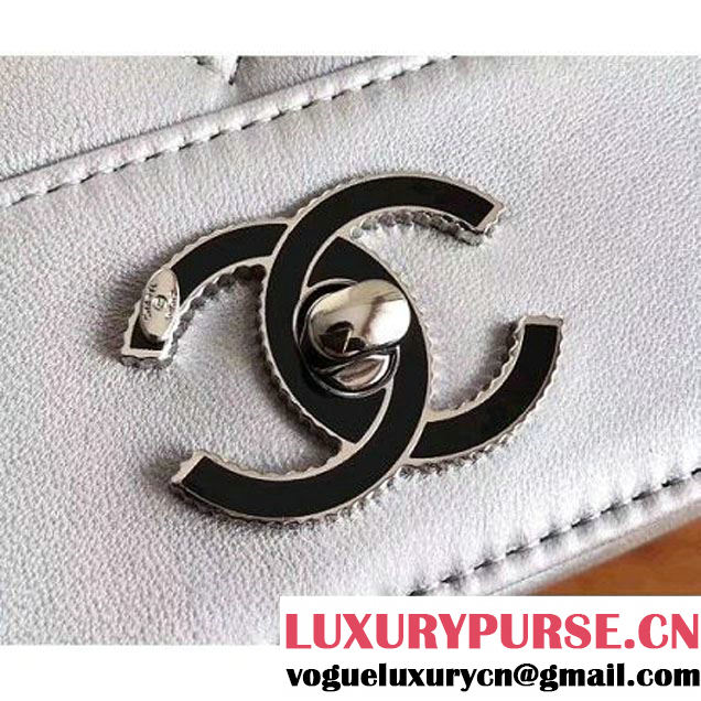 Chanel Silver Mentallic Lambskin Chevron Flap Bag A93085 F/W 2018 (1a172-8012952 )