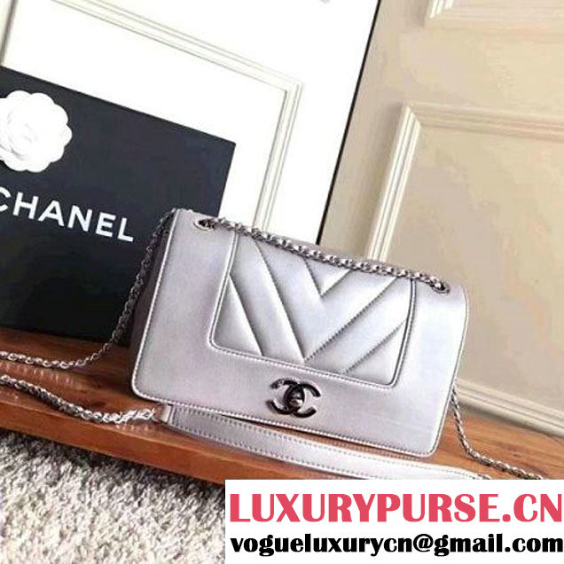 Chanel Silver Mentallic Lambskin Chevron Flap Bag A93085 F/W 2018 (1a172-8012952 )