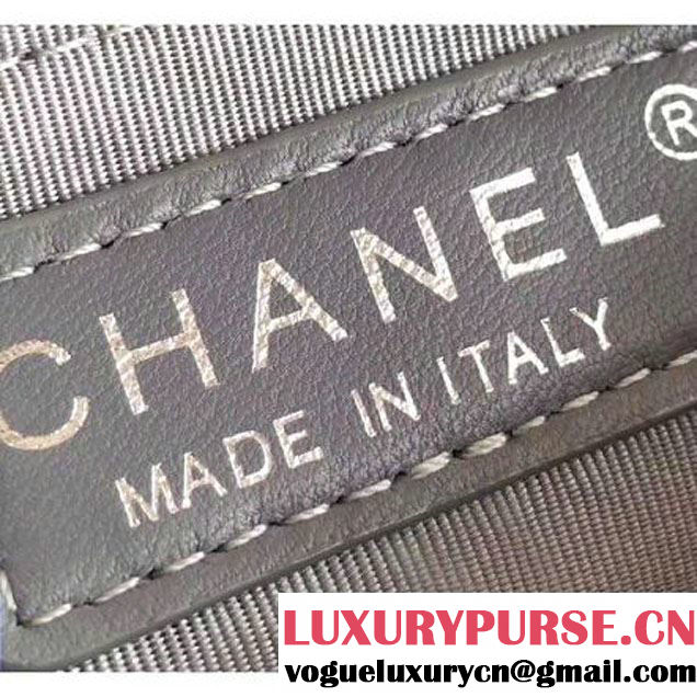 Chanel Silver Mentallic Lambskin Chevron Flap Bag A93085 F/W 2018 (1a172-8012952 )