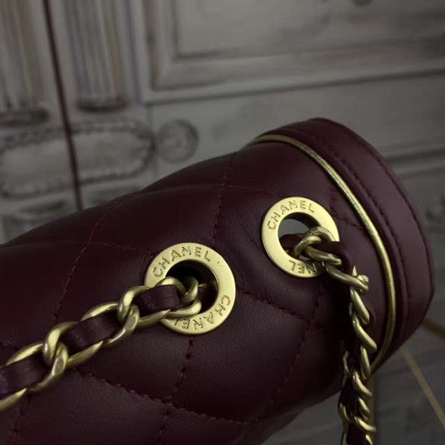 Chanel CC Clasp Small 20cm Flap Bag Lambskin Metallic Leather Satchel Bag Metiers D’Art Pre-Fall 2017 Collection Burgundy