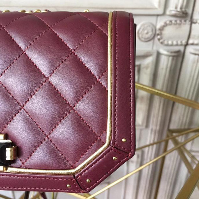 Chanel CC Clasp Small 20cm Flap Bag Lambskin Metallic Leather Satchel Bag Metiers D’Art Pre-Fall 2017 Collection Burgundy