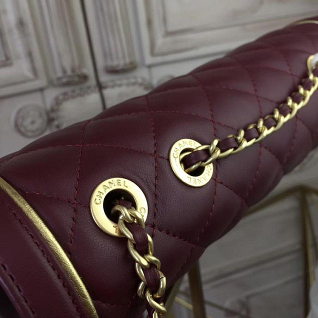 Chanel CC Clasp Medium 25cm Flap Bag Lambskin Metallic Leather Satchel Bag Metiers D’Art Pre-Fall 2017 Collection Burgundy
