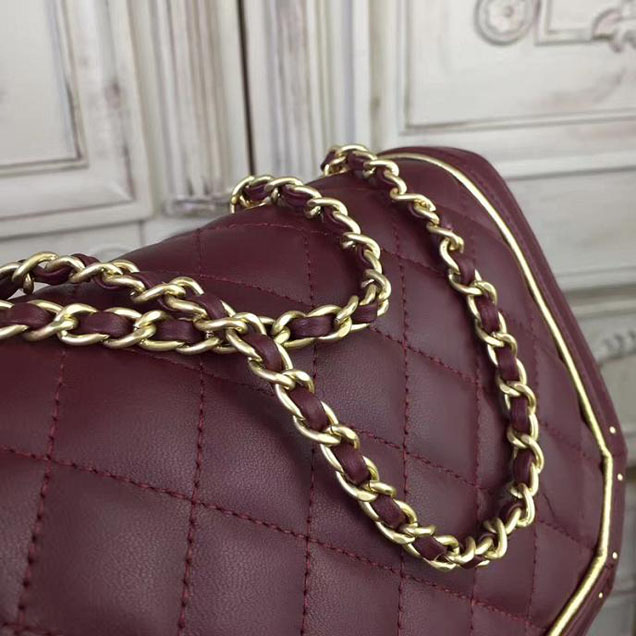 Chanel CC Clasp Medium 25cm Flap Bag Lambskin Metallic Leather Satchel Bag Metiers D’Art Pre-Fall 2017 Collection Burgundy