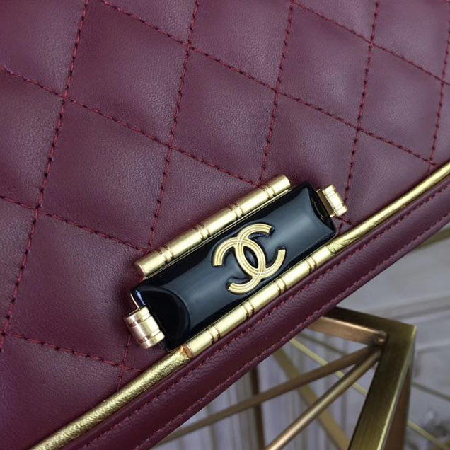 Chanel CC Clasp Medium 25cm Flap Bag Lambskin Metallic Leather Satchel Bag Metiers D’Art Pre-Fall 2017 Collection Burgundy