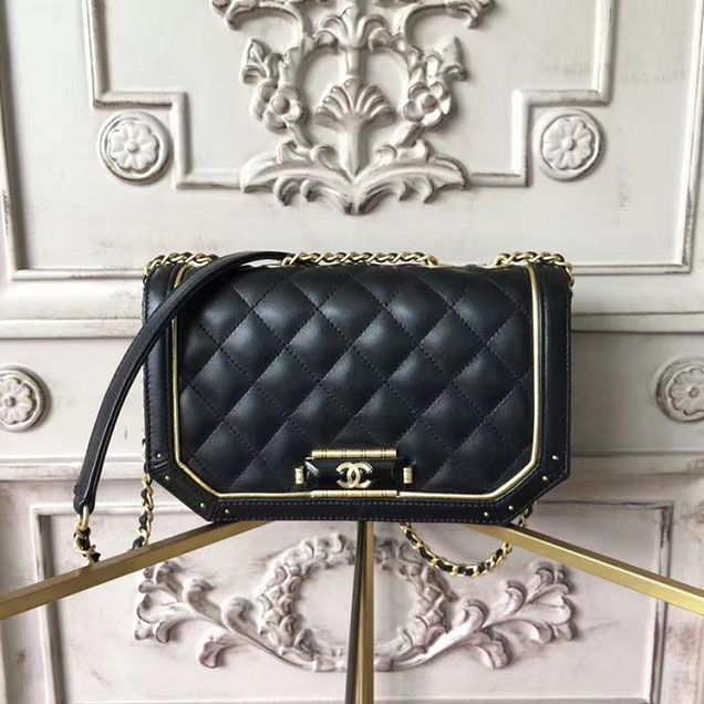 Chanel CC Clasp Small 20cm Flap Bag Lambskin Metallic Leather Satchel Bag Metiers D’Art Pre-Fall 2017 Collection Black