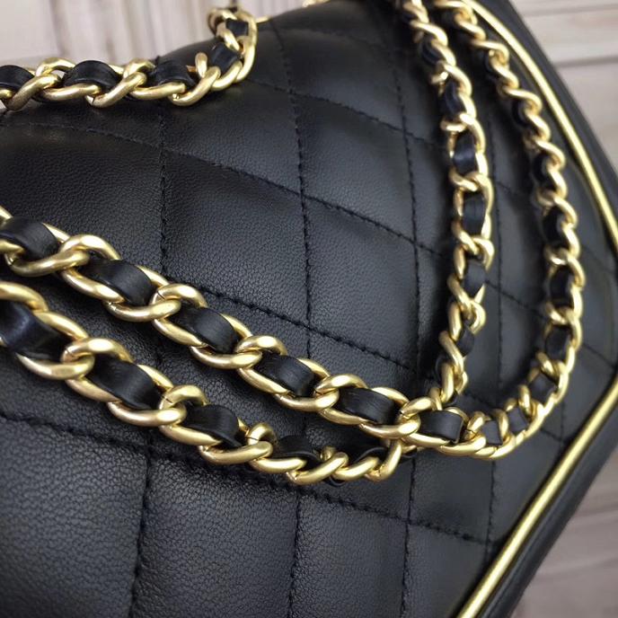 Chanel CC Clasp Small 20cm Flap Bag Lambskin Metallic Leather Satchel Bag Metiers D’Art Pre-Fall 2017 Collection Black